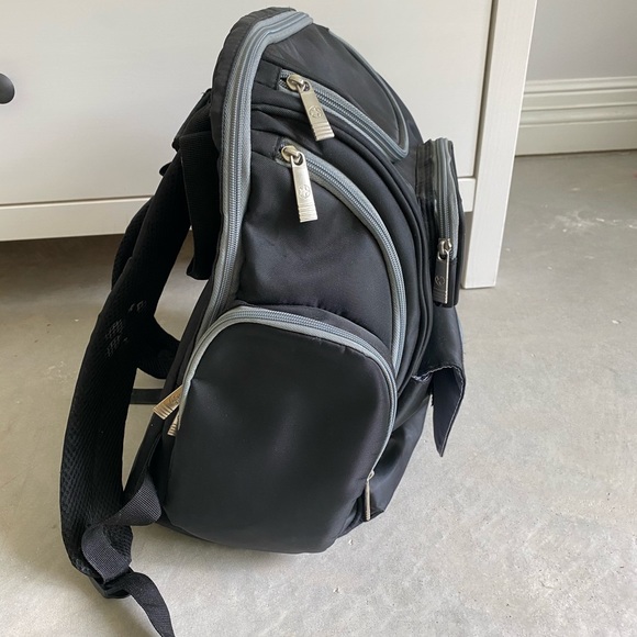 Diaper bag - Picture 2 of 5